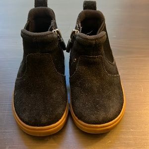 Ugg Hamden II sneaker toddler size 6